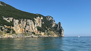 Na lodi k Faro del Caballo